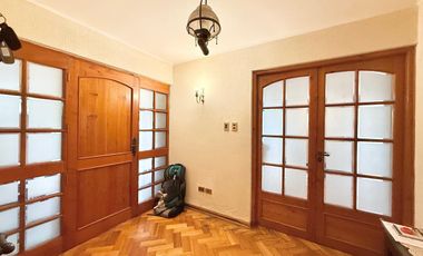 Se arrienda casa en Condominio cerrado, 5 piezas y 4 baños, sector oriente, Av. España, Curicó