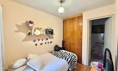 Se arrienda casa en Condominio cerrado, 5 piezas y 4 baños, sector oriente, Av. España, Curicó