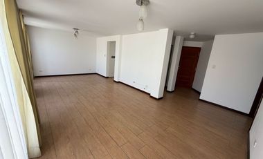 Amplio Departamento de 145 m², con Piscina y Vistas a La Campiña en Cayma