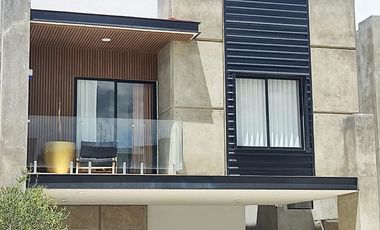 PRECIOSA CASA RESIDENCIAL