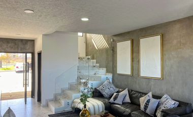 PRECIOSA CASA RESIDENCIAL