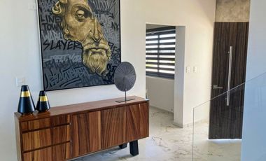 PRECIOSA CASA RESIDENCIAL