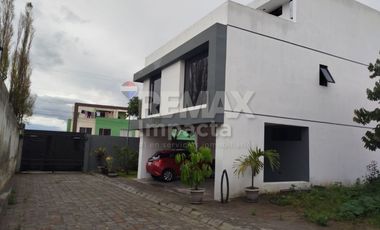 Casa en Renta Sector Calderón.