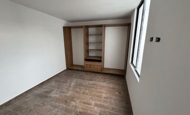 CASA EN VENTA ZONA PLAZA SAN DIEGO