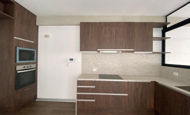 Loft Grande de Diseño Industrial con Mucha Luz Natural, Alquiler en Miraflores