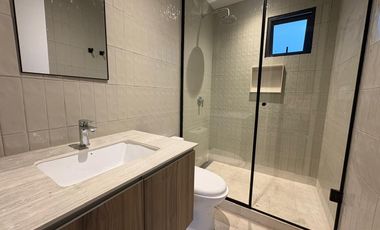 Loft Grande de Diseño Industrial con Mucha Luz Natural, Alquiler en Miraflores