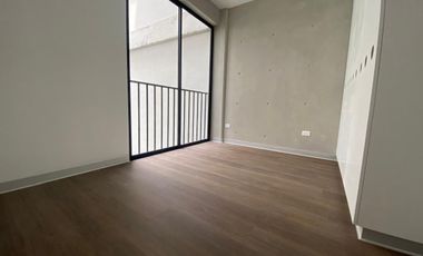 Loft Grande de Diseño Industrial con Mucha Luz Natural, Alquiler en Miraflores