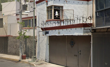 Casa en venta. Cda. Jacobo Dale Vuelta, Col. Periodista, Benito Juárez, CDMX.
