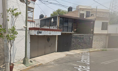 Casa en venta. Cda. Jacobo Dale Vuelta, Col. Periodista, Benito Juárez, CDMX.
