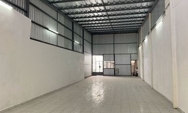 Se renta local comercial o bodega sobre avenida en el centro de Mérida Yucatán