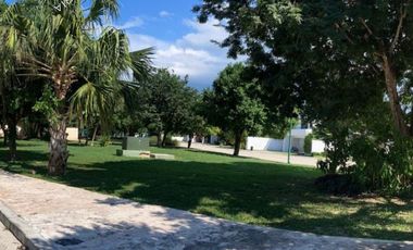 Terreno en venta en privada residencial al norte de Mérida con precio de oportunidad