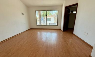CASA EN VENTA EN NUEVA GALICIA, COTO VALENCIA