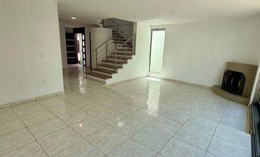 CASA EN VENTA EN NUEVA GALICIA, COTO VALENCIA