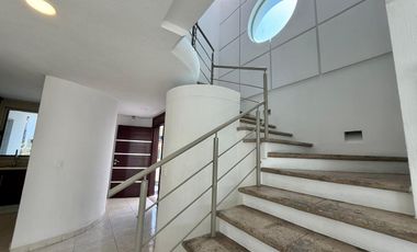 CASA EN VENTA EN NUEVA GALICIA, COTO VALENCIA