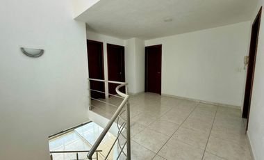 CASA EN VENTA EN NUEVA GALICIA, COTO VALENCIA