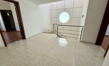CASA EN VENTA EN NUEVA GALICIA, COTO VALENCIA