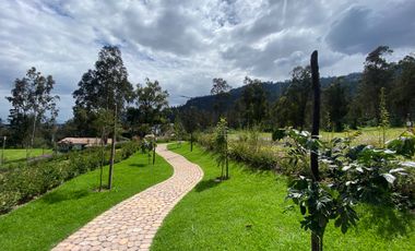 HERMOSOS LOTES DE TERRENO EN NUEVA URB PRIVADA CUMBAYA (a pasos del Club Rancho San Francisco)