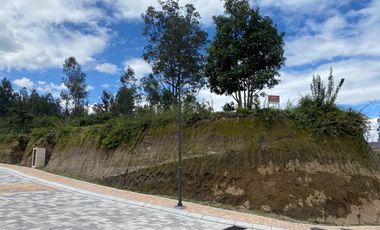 HERMOSOS LOTES DE TERRENO EN NUEVA URB PRIVADA CUMBAYA (a pasos del Club Rancho San Francisco)