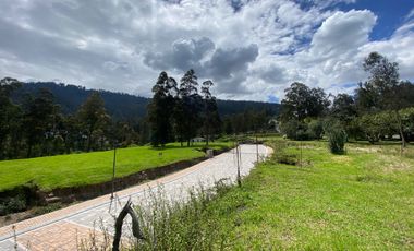 HERMOSOS LOTES DE TERRENO EN NUEVA URB PRIVADA CUMBAYA (a pasos del Club Rancho San Francisco)