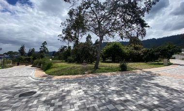 HERMOSOS LOTES DE TERRENO EN NUEVA URB PRIVADA CUMBAYA (a pasos del Club Rancho San Francisco)