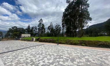 HERMOSOS LOTES DE TERRENO EN NUEVA URB PRIVADA CUMBAYA (a pasos del Club Rancho San Francisco)