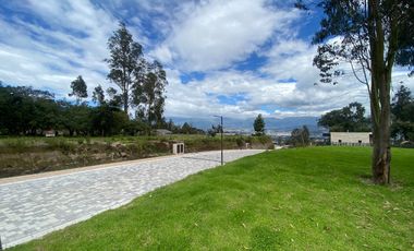 HERMOSOS LOTES DE TERRENO EN NUEVA URB PRIVADA CUMBAYA (a pasos del Club Rancho San Francisco)