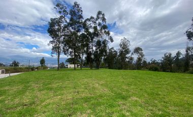 HERMOSOS LOTES DE TERRENO EN NUEVA URB PRIVADA CUMBAYA (a pasos del Club Rancho San Francisco)