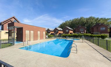 Casa en condominio, Los Piñones · Venta UF 8.500