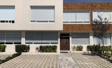CASA SEMI NUEVA EN RENTA EN LOMAS VIRREYES CALIMAYA EDO.MÉX