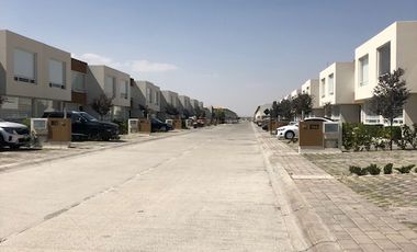 CASA SEMI NUEVA EN RENTA EN LOMAS VIRREYES CALIMAYA EDO.MÉX