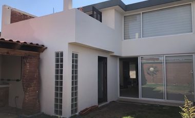 CASA SEMI NUEVA EN RENTA EN LOMAS VIRREYES CALIMAYA EDO.MÉX