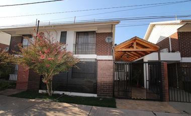 Se Vende Cómoda Casa Pareada de 2 pisos en Maipú