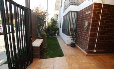 Se Vende Cómoda Casa Pareada de 2 pisos en Maipú