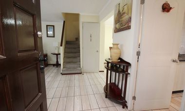 Se Vende Cómoda Casa Pareada de 2 pisos en Maipú