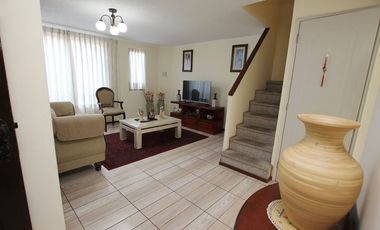 Se Vende Cómoda Casa Pareada de 2 pisos en Maipú