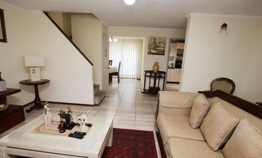 Se Vende Cómoda Casa Pareada de 2 pisos en Maipú
