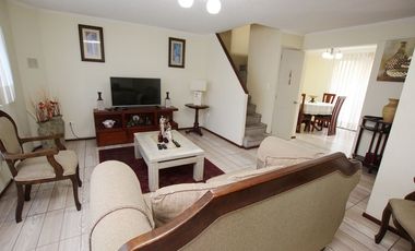 Se Vende Cómoda Casa Pareada de 2 pisos en Maipú