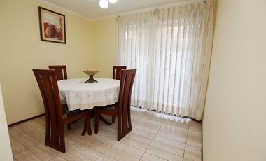 Se Vende Cómoda Casa Pareada de 2 pisos en Maipú