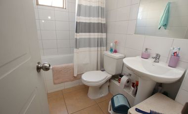 Se Vende Cómoda Casa Pareada de 2 pisos en Maipú