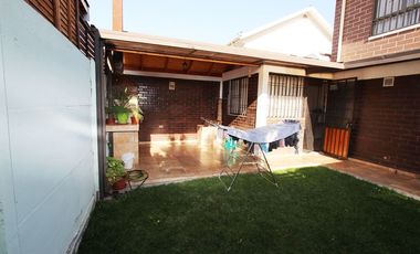 Se Vende Cómoda Casa Pareada de 2 pisos en Maipú