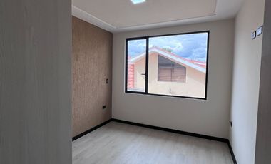 CASA VIP EN VENTA, Sector Ricaurte Sudamericano C1470