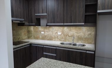 Moderno departamento con balcón, piscina y áreas sociales en Katamar II - Manta