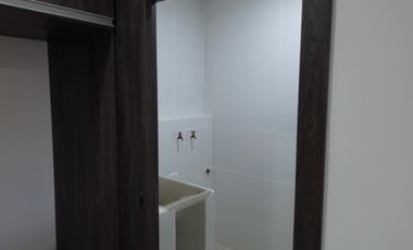 Moderno departamento con balcón, piscina y áreas sociales en Katamar II - Manta