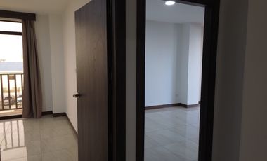 Moderno departamento con balcón, piscina y áreas sociales en Katamar II - Manta