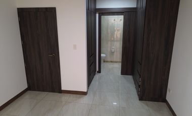 Moderno departamento con balcón, piscina y áreas sociales en Katamar II - Manta