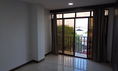 Moderno departamento con balcón, piscina y áreas sociales en Katamar II - Manta