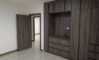 Moderno departamento con balcón, piscina y áreas sociales en Katamar II - Manta