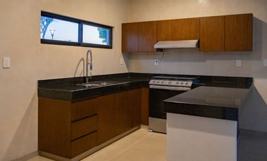 CASA EN CHOLUL, EN PRIVADA PLENUM RESIDENCIAL, ENTREGA INMEDIATA.