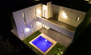 CASA EN CHOLUL, EN PRIVADA PLENUM RESIDENCIAL, ENTREGA INMEDIATA.
