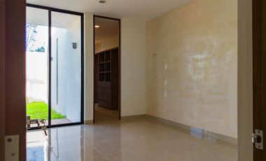 CASA EN CHOLUL, EN PRIVADA PLENUM RESIDENCIAL, ENTREGA INMEDIATA.